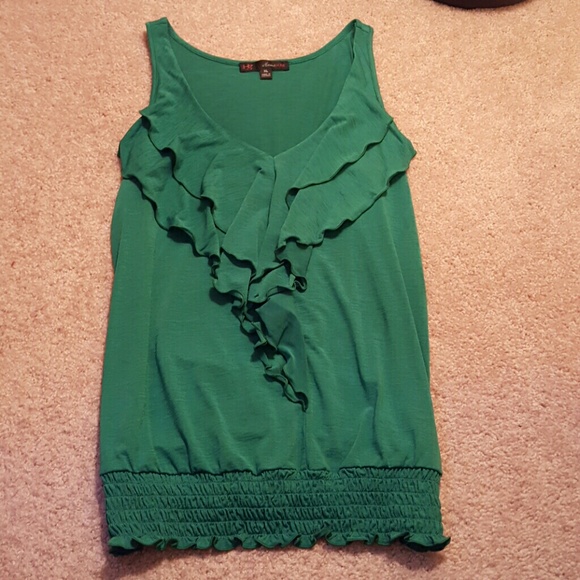 Beautiful, flattering dressy blouse!