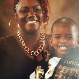 Meet your Posher, Dee