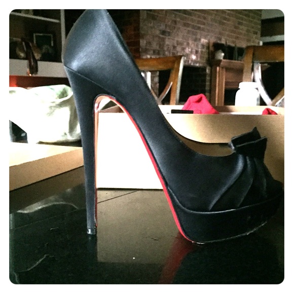 Madame Butterfly Pump (Authentic!!)