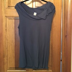 Navy sleeveless top!