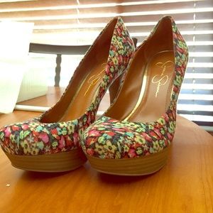 Jessica Simpson Floral heels
