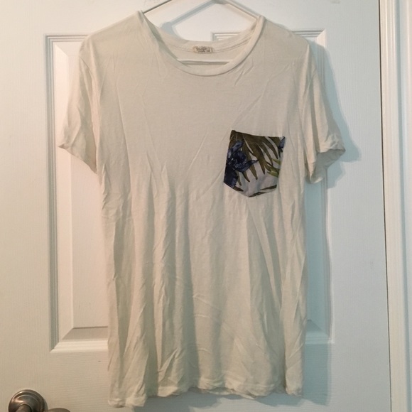 Brandy Melville Hawaiian pocket tee