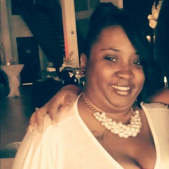 Meet your Posher, Adrienne