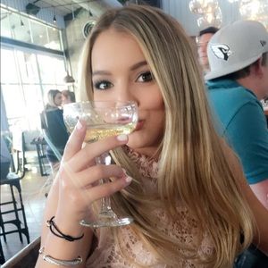 Meet your Posher, Ellen