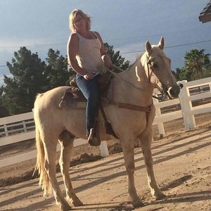 Meet your Posher, Laurie