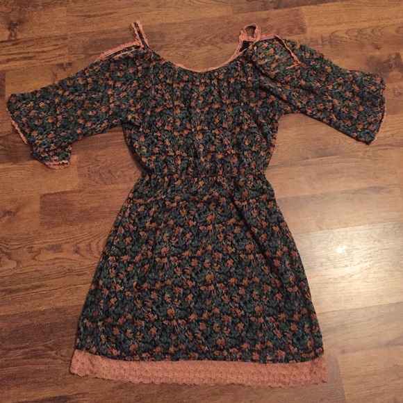 Open shoulder flowy dress