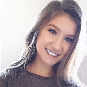 Meet your Posher, Carly