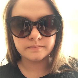 Meet your Posher, Bridey