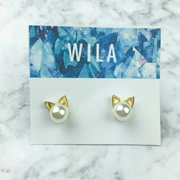 Kitty stud earrings
