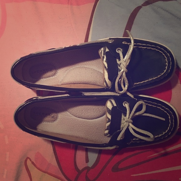 Black and White Sperry's