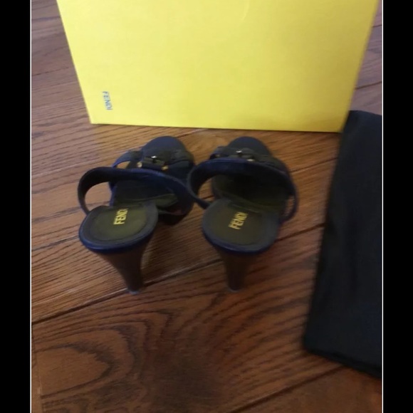 Fendi authentic blue leather - Picture 2 of 4