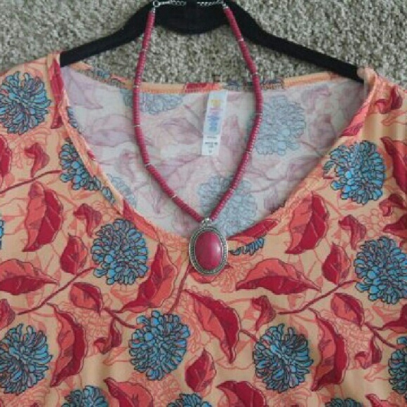 NWT LuLaRoe Floral Perfect Tee - sz Medium