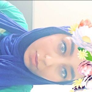 Meet your Posher, Hala