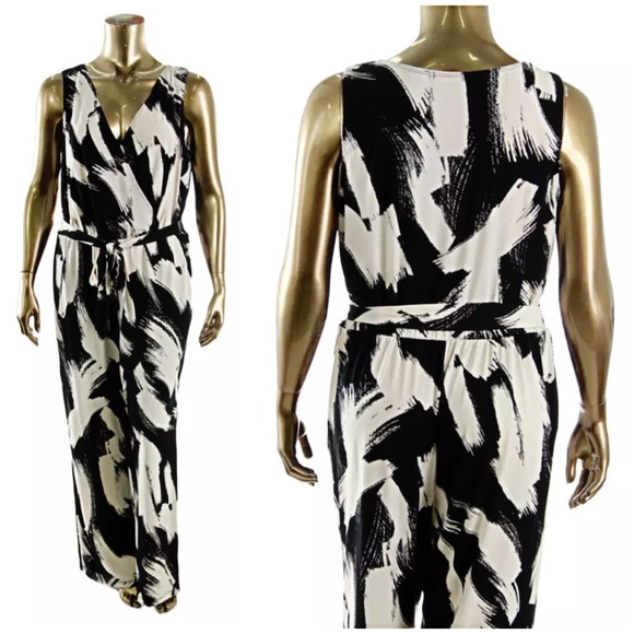 A5️⃣🌟! Black/White Print Jumpsuit! NEW! - Picture 4 of 6