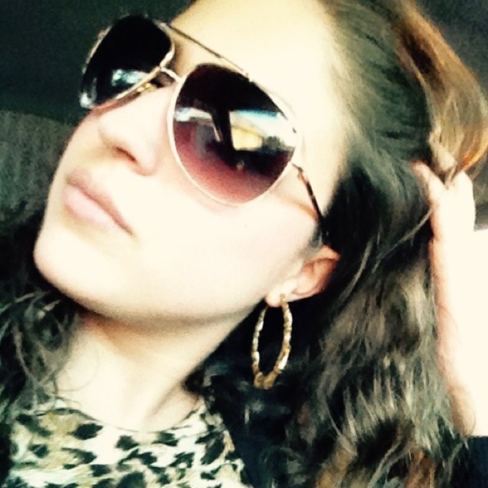 Meet your Posher, Marisa