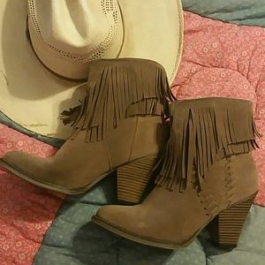 Ladies  boots
