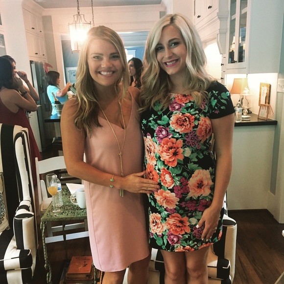 Meet your Posher, Dani - Picture 3 of 3