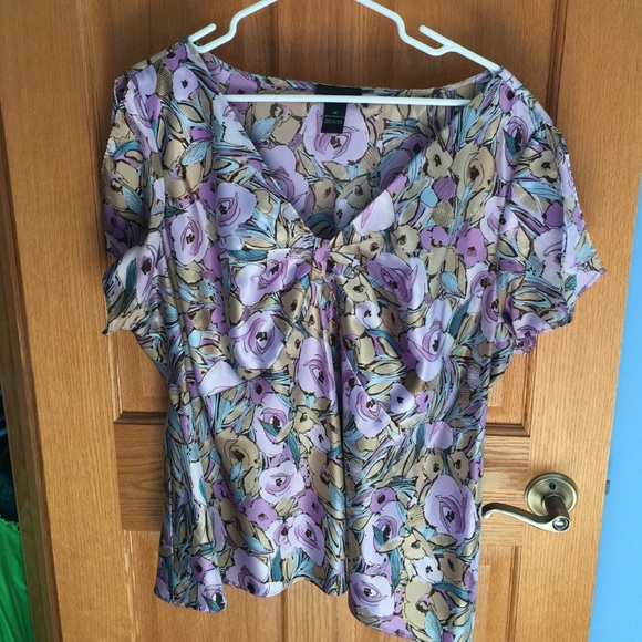 Open shoulder floral blouse