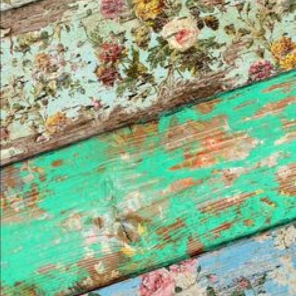 HELLO EVERYONE❣ - Picture 2 of 4