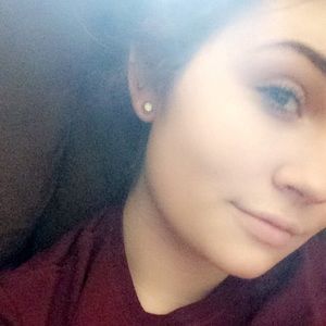 Meet your Posher, Lydia