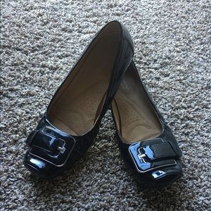 Naturalizer patent leather flats