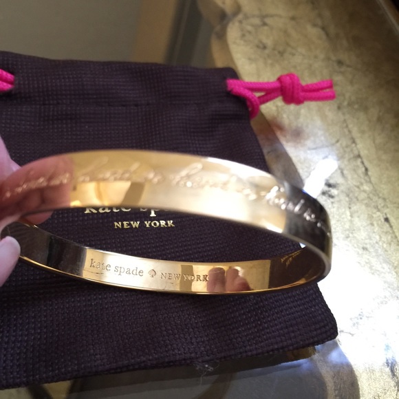 Kate Spade idiom bagel. Hand in hand - Picture 2 of 4