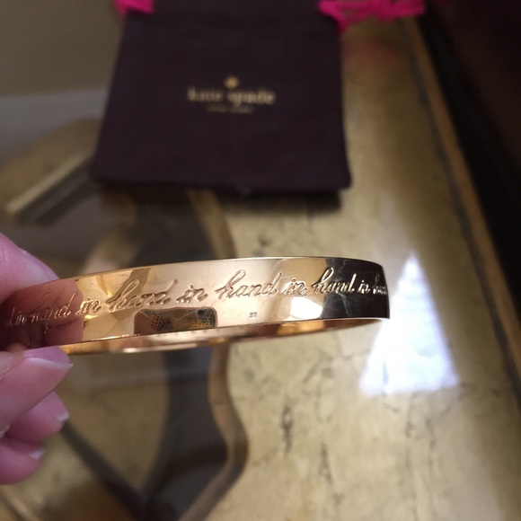 Kate Spade idiom bagel. Hand in hand - Picture 4 of 4