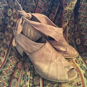Anthropologie Schuler&Sons Brazil Leather Heels 9