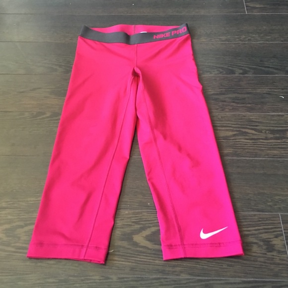 Nike Pro magenta dri-fit training crops size xs - Picture 2 of 5