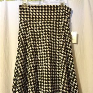 NWT LuLaRoe Azure skirt M Medium
