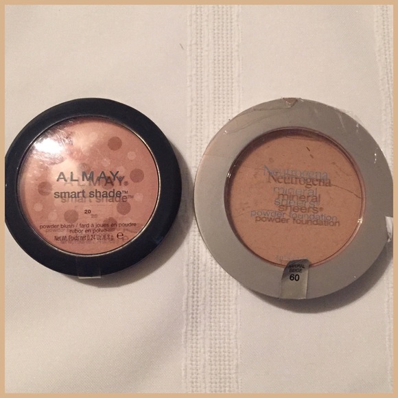 🆕 Face Powder Bundle - Picture 2 of 4