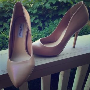 Steve Madden high heels in nude