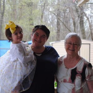 Meet your Posher, Lorie