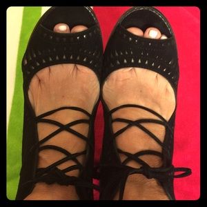 Adorable Vince Camuto shoes.