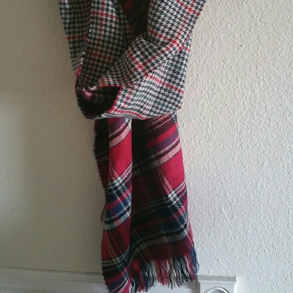 Large scarf - Picture 2 of 3