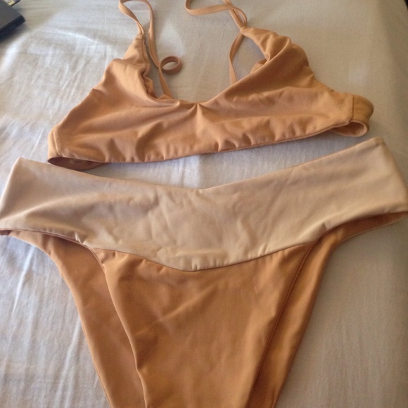 Flor de Olas swim yoga bikini