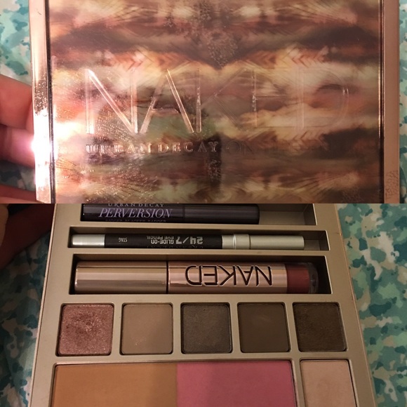 Urban Decay Other - Urban Decay- Naked on the Run