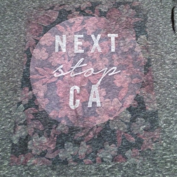 Hollister gray "Next Stop CA" tee size XS - Picture 3 of 4