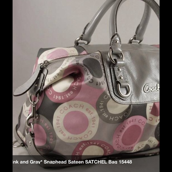 ISO the strap for this bag. Not selling.