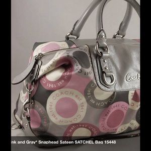 ISO the strap for this bag. Not selling.