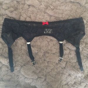 Vintage! Black garter belt with red bow ❤️