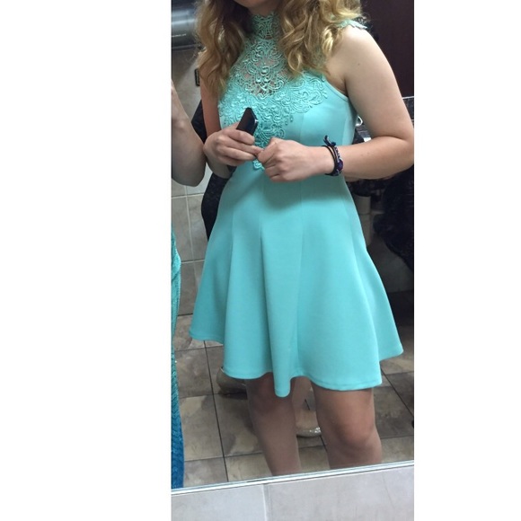 Mint green dress - Picture 4 of 4