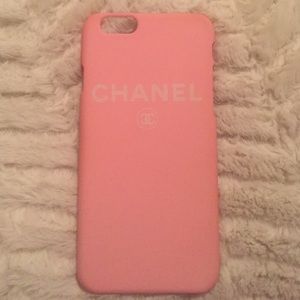 Light pink Chanel iPhone 6 case!