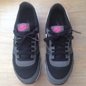 Nike Sneakers - Women's Size 6