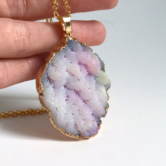 Gold-Plated Coral Pendant Necklace - Picture 2 of 4