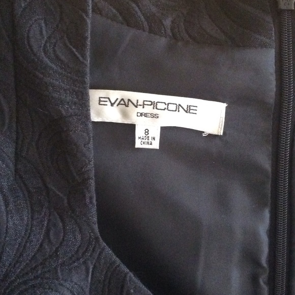 Evan-Picone dress - Picture 2 of 4