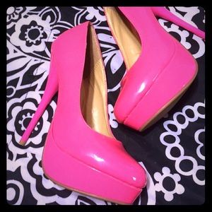 Hot hot pink pumps💕💕