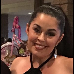 Meet your Posher, Renee