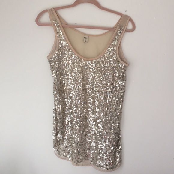 SOLD ❌❌❌Lightweight sheer sequin top