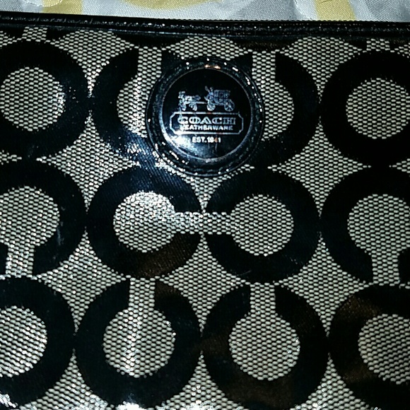 ⛤SALE ⛤Coach clutch - Picture 2 of 4